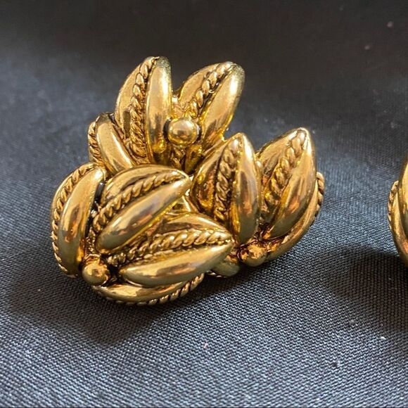 Gold Tone Clip On Earrings - Picture 1 of 5